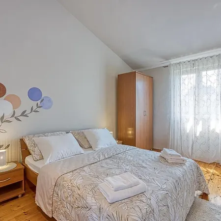 Apartment Ana With Balcony *