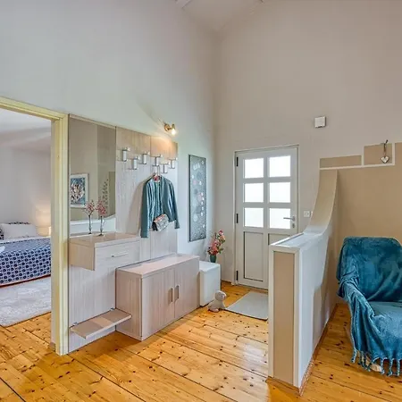 Apartment Ana With Balcony