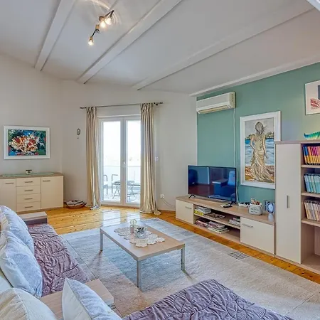 Apartment Ana With Balcony *